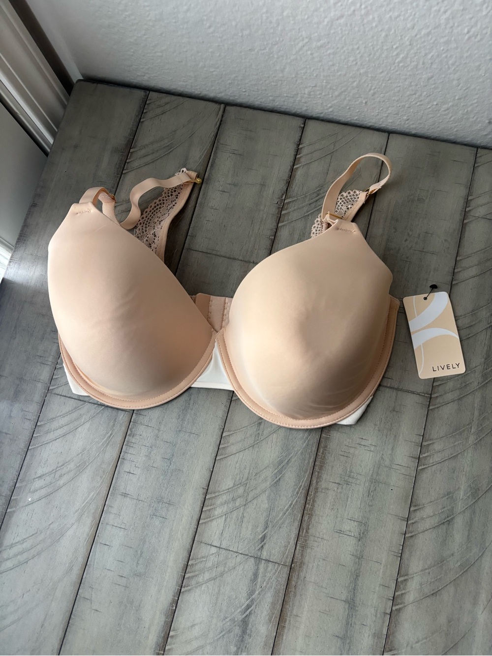 NWT Lively Nude T-Shirt Bra - Smooth Seamless Support 34G